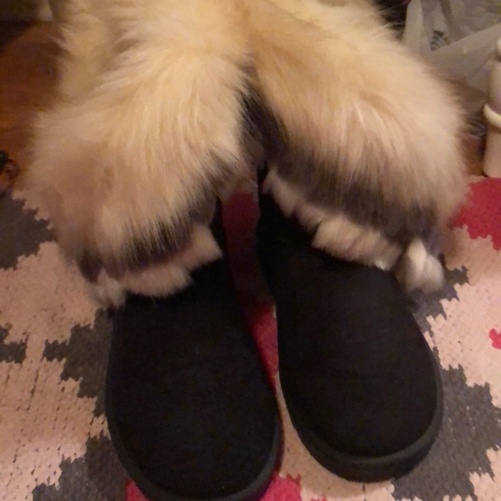 Boots - Picture 2 of 3
